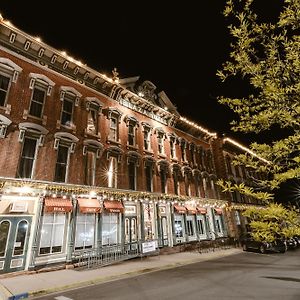 Historic Plaza Hotel